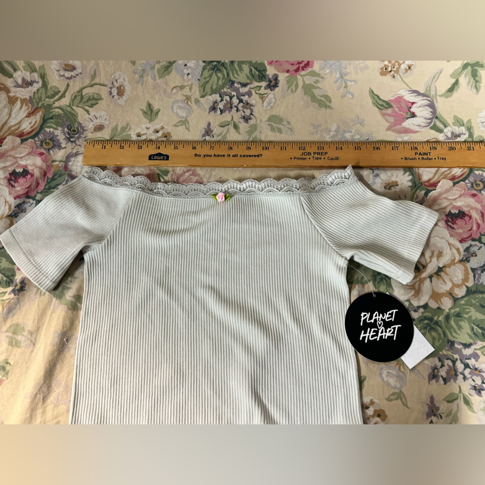 Ribbed Crop Blouse with Short Sleeves - Picture 13 of 13